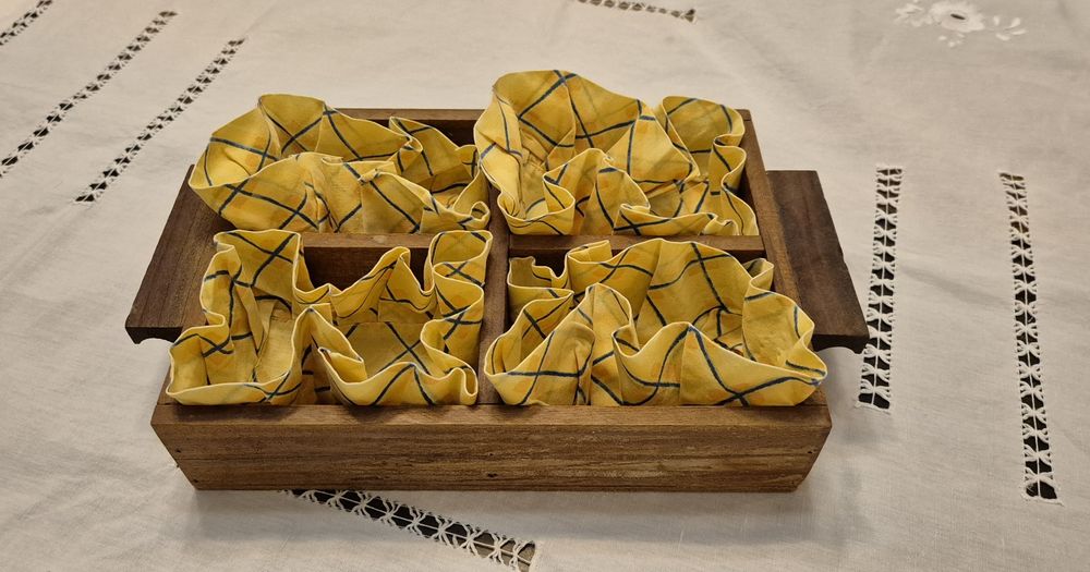 Suporte de Chás - caixa em madeira