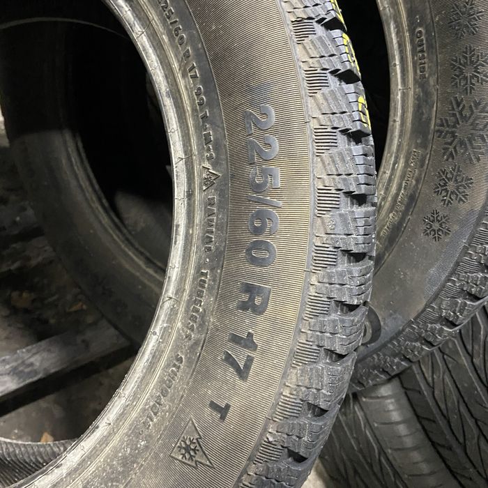 Зимові шини 225/60 r17 Continental.