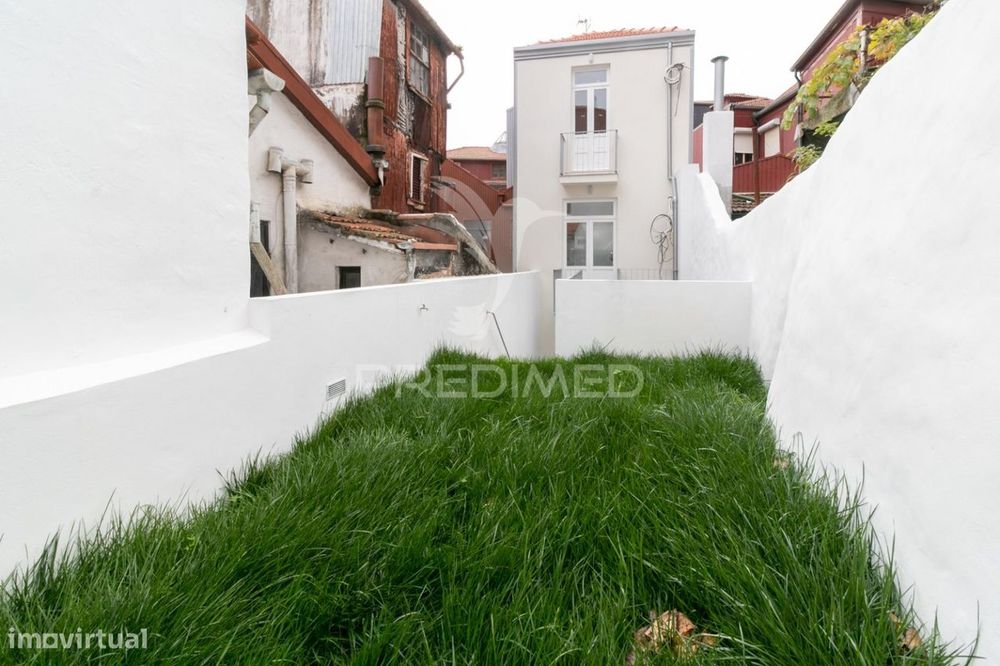 Apartamento T1 NOVO  coração da Ribeira junto Rio Douro