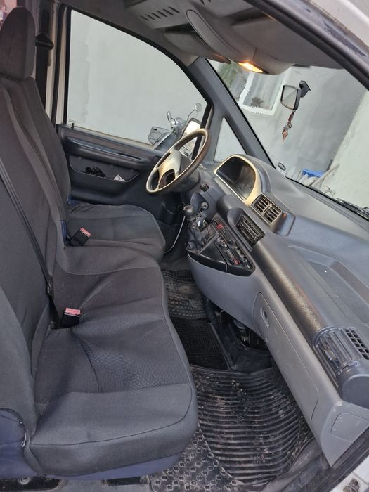 Пежо   експерт.  .