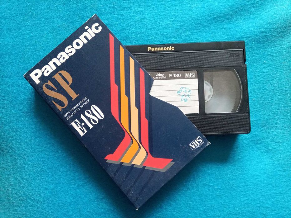 Фирменная видеокассета VHS c фильмами (видеокассеты, кассета