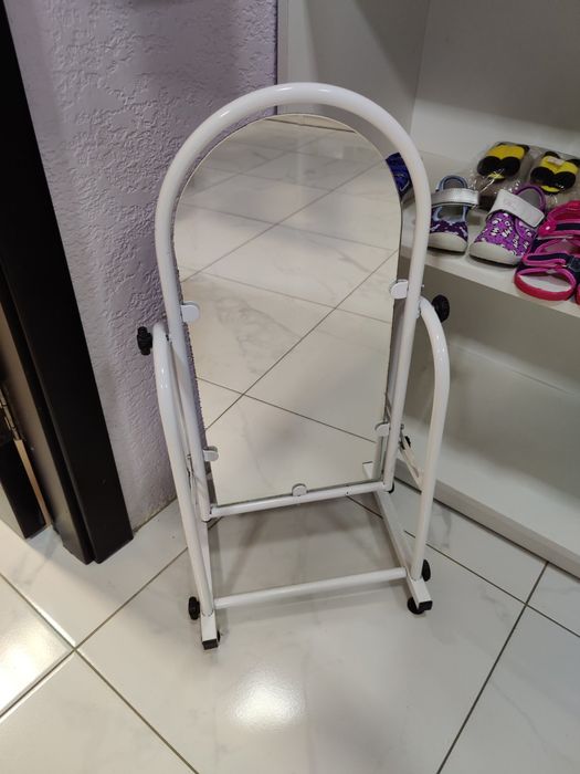 Зеркало для торговли обувью