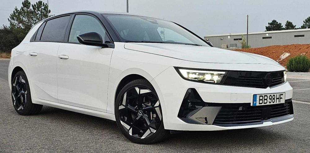 Opel Astra GSe Plug-in Hybrid 2023 | 225cv | 17.000 mil km Nacional