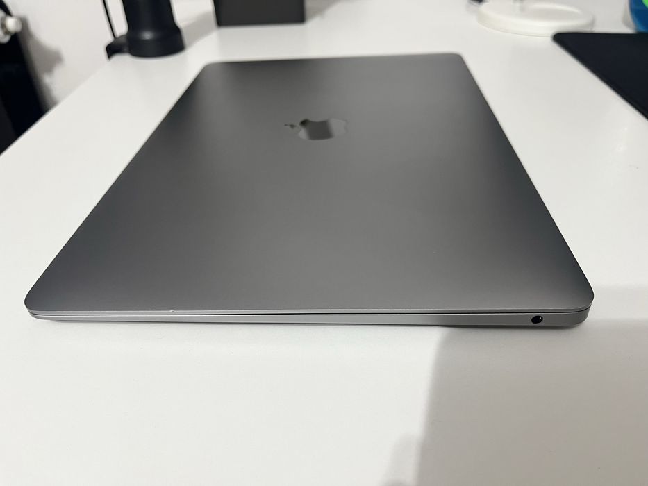 Laptop Macbook Air 13" M1 16GB RAM | 512GB SSD | 8-core GPU Zestaw