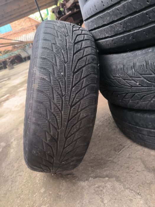 Продам шини з дисками 205/65/r15