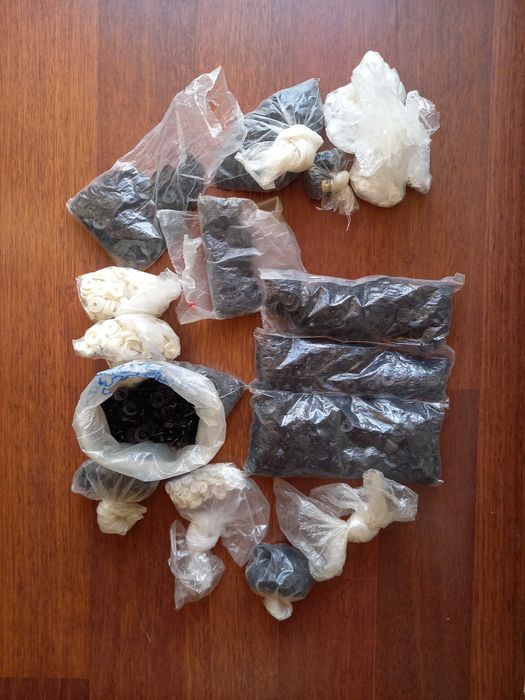 Zatrzaski plastikowe (napy)