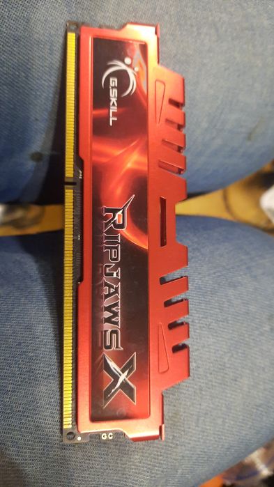 DDR 3 G-Skill / 2x8GB = 16GB