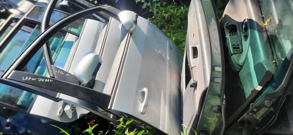 VW Touran Lusterko Prawe lub Lewe  LA7W