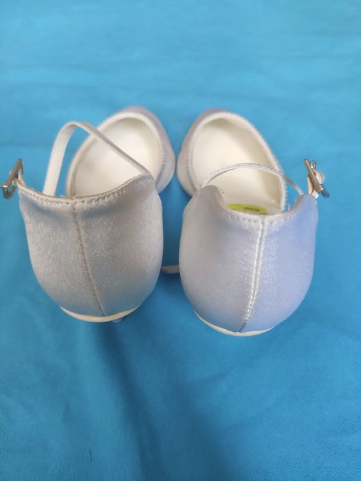 Buty na obcasach ślubne komunijne