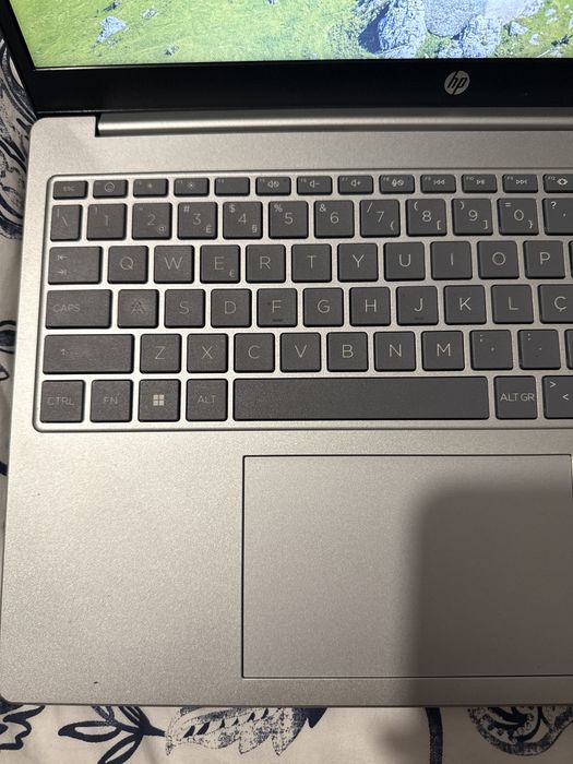 computador HP Intel Core i3 N305 15.6”