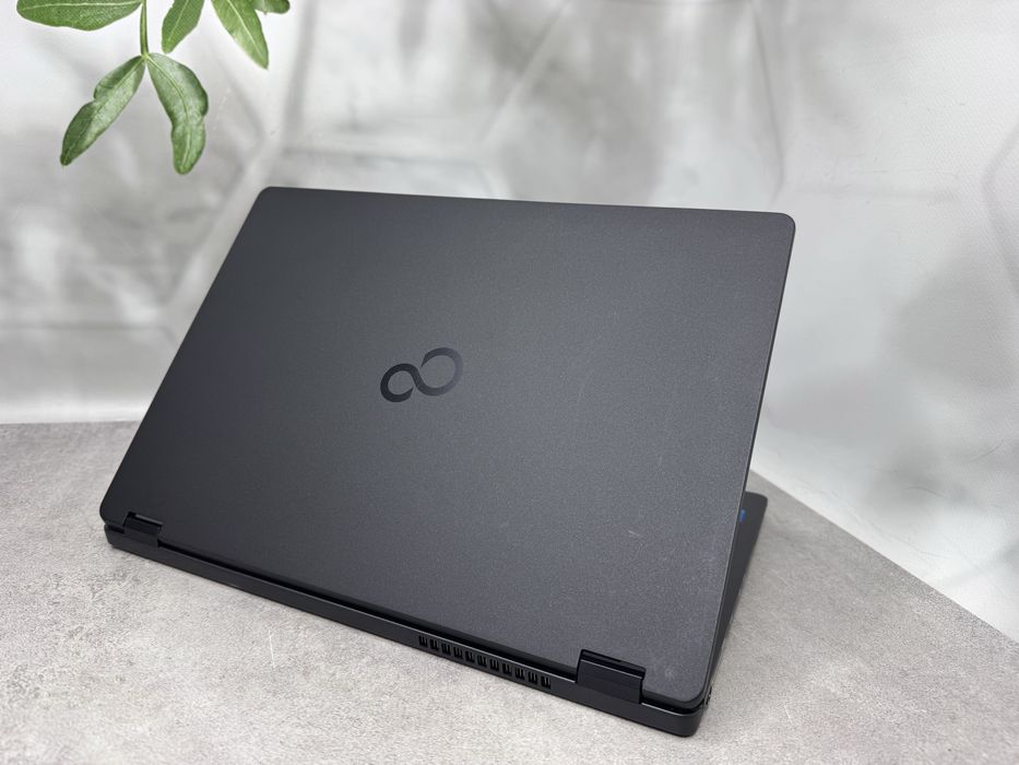 Ноутбук Fujitsu LifeBook U7311/i5-1135G7/8GB/256GB/FHD IPS/13.3"
