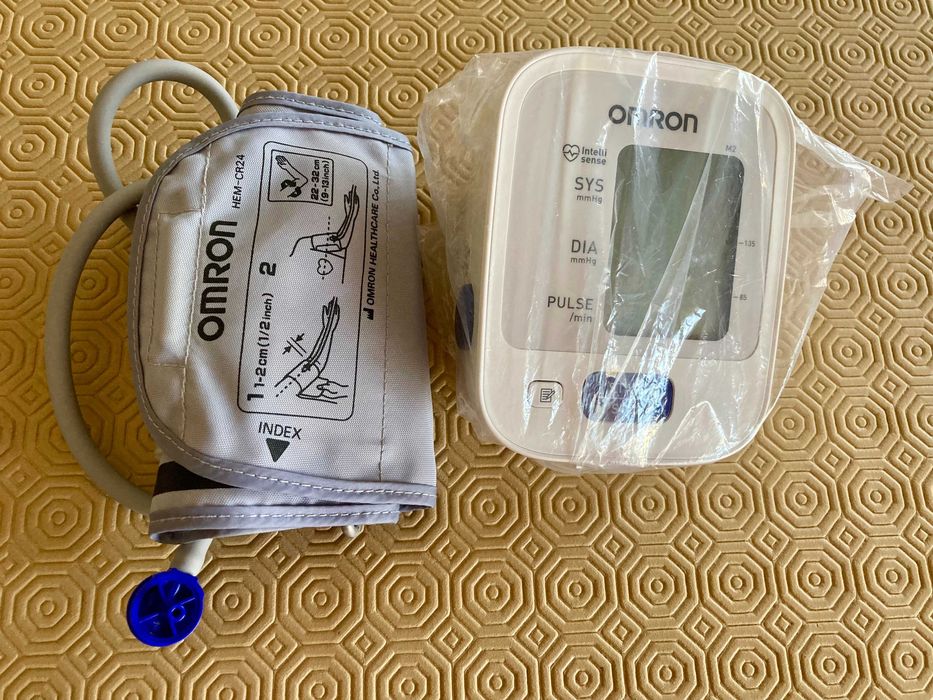 Medidor de tensão arterial de braço Omron M2 como novo
