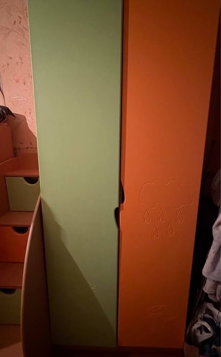 Ліжко,столик,шкаф меблі