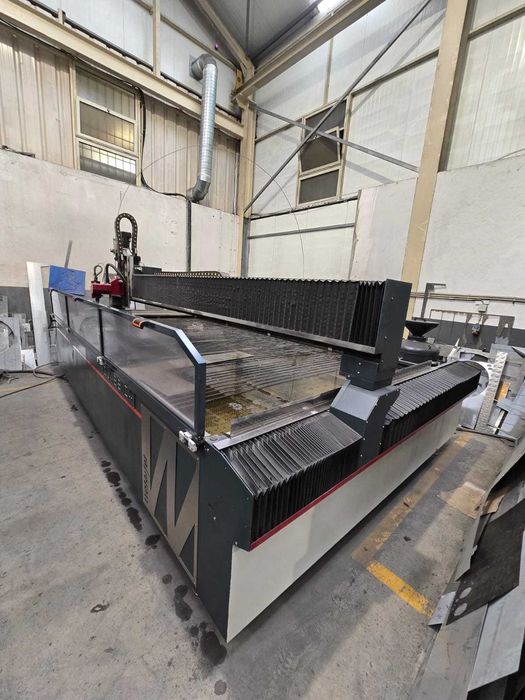 Máquina CNC Corte Jato de Água