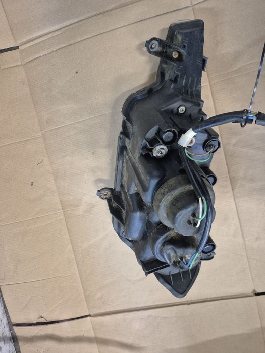 Lampa przód prawa kymco mxu 550 700