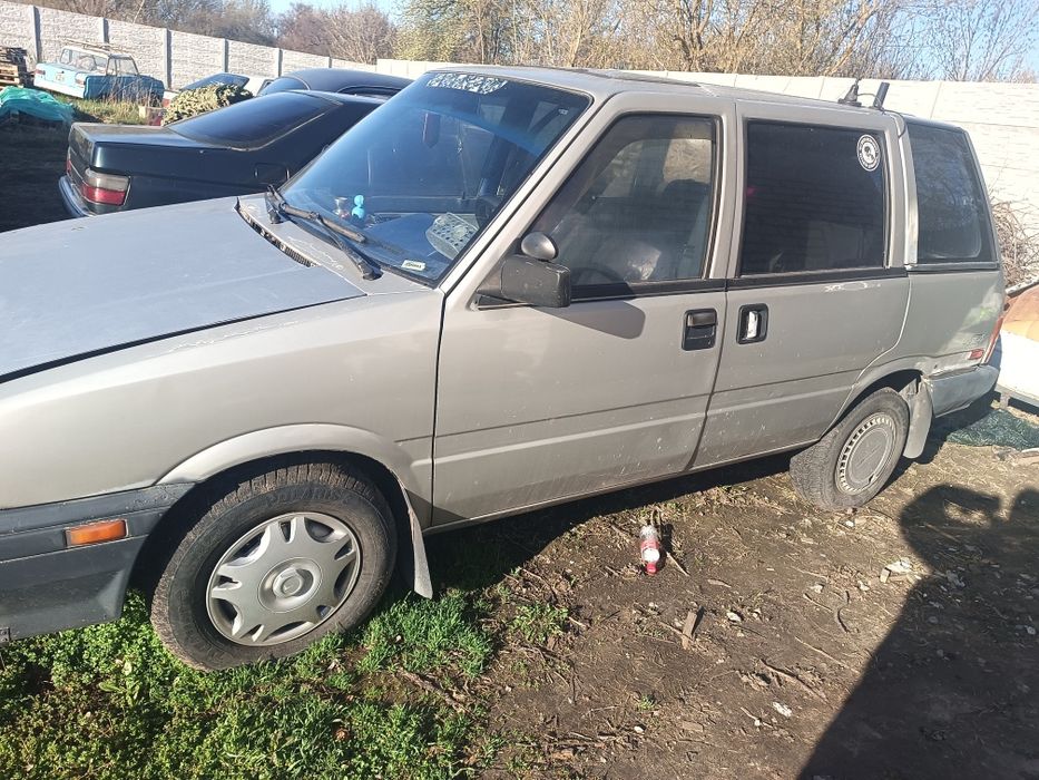 Мініівен на ходу