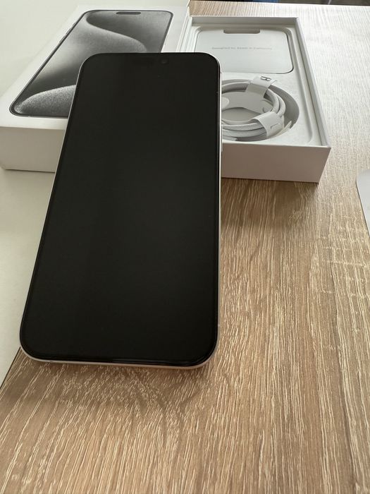 Продам iPhone 15 Pro Max 256Gb White Titanium