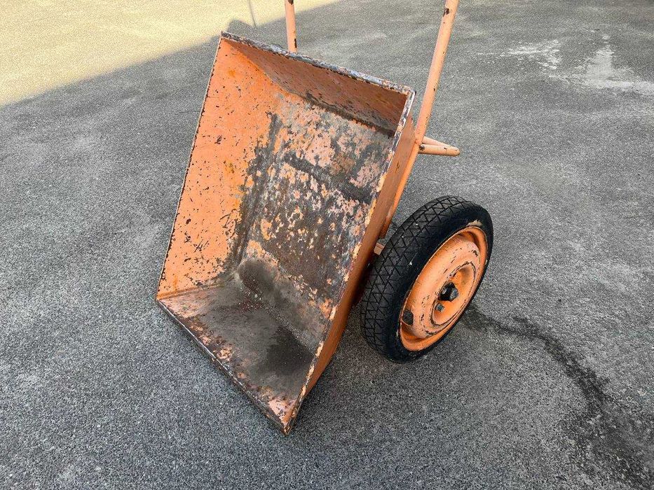 Тачка строительная БОЛЬШАЯ (2шт) б/у и новая