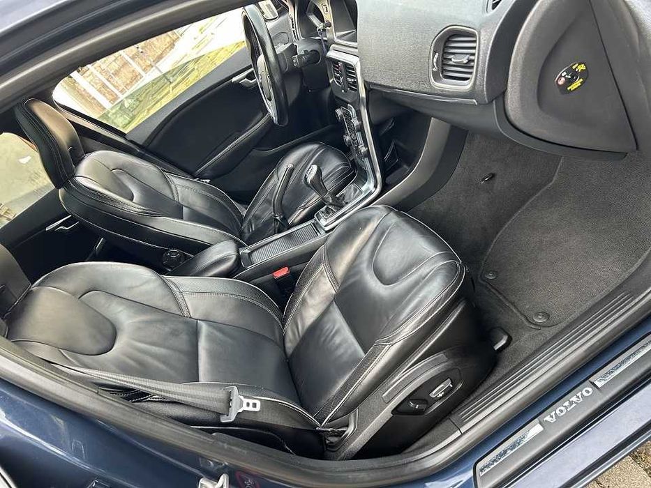 Volvo V40 R-Design D4 2.0 190cv D4 Full-Extras