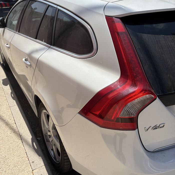 Volvo v60 hibrida plugin para pecas