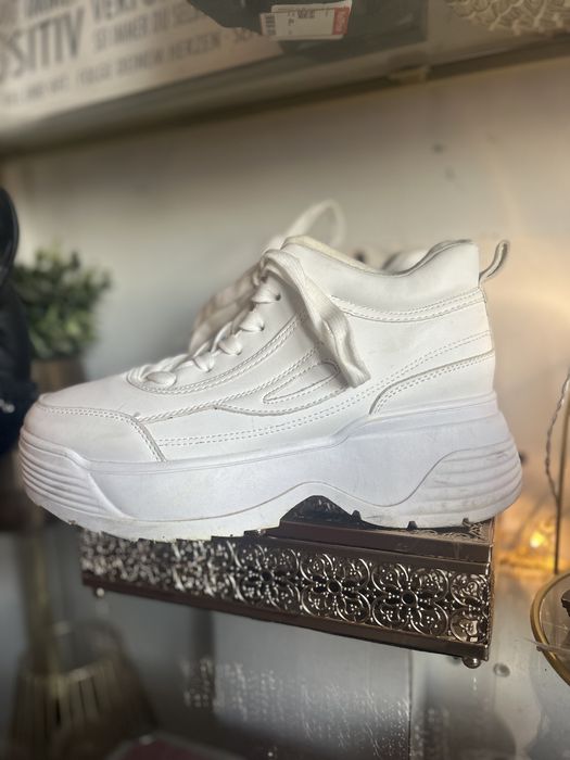 Buty sportowe, rozmiar 39 założone raz