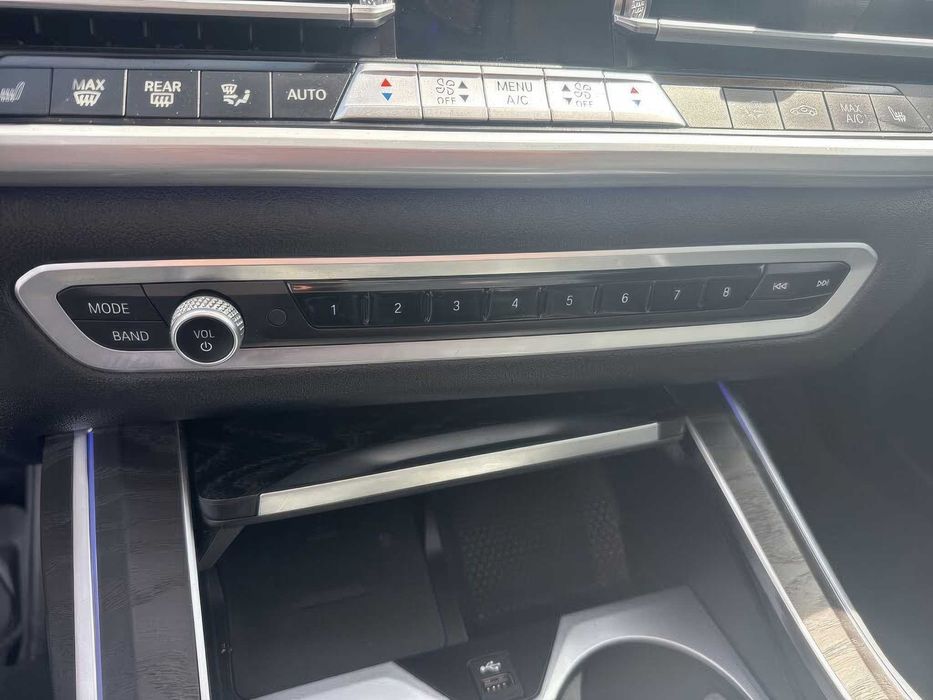 BMW X7      2021