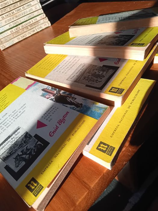 Livros  Os sete de Enid Blyton