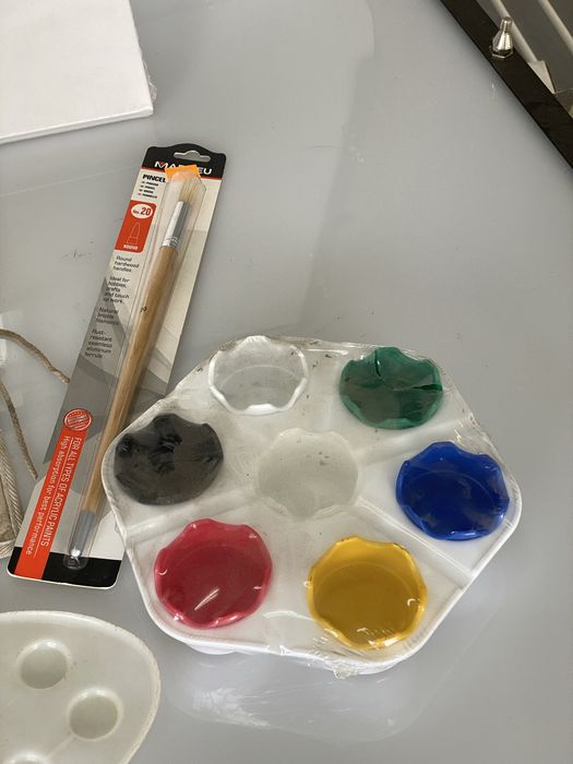 Conjunto de pintura, com tela pinceis etc