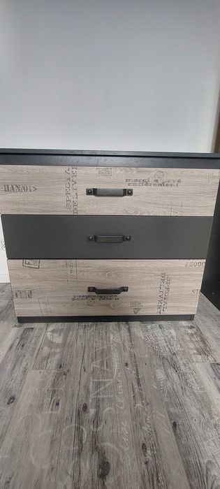 Meble młodzieżowe - komoda, witryna, półka