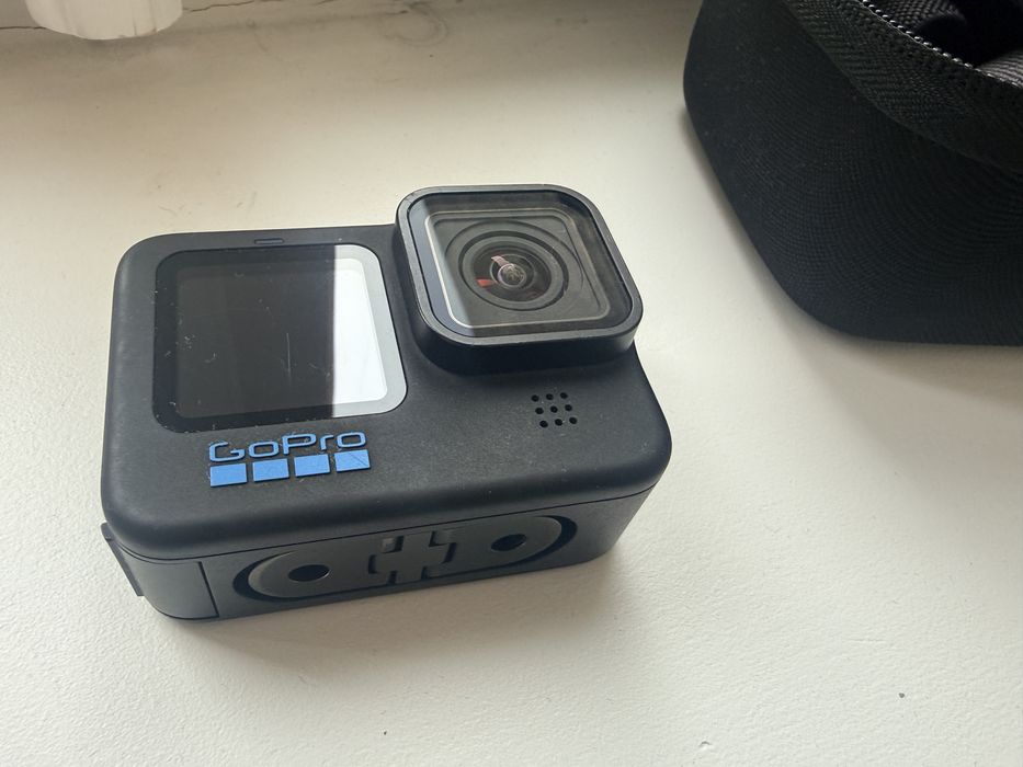 Екшен камера GoPro 10 Black з кейсом і кріплиннями на груди і руки
