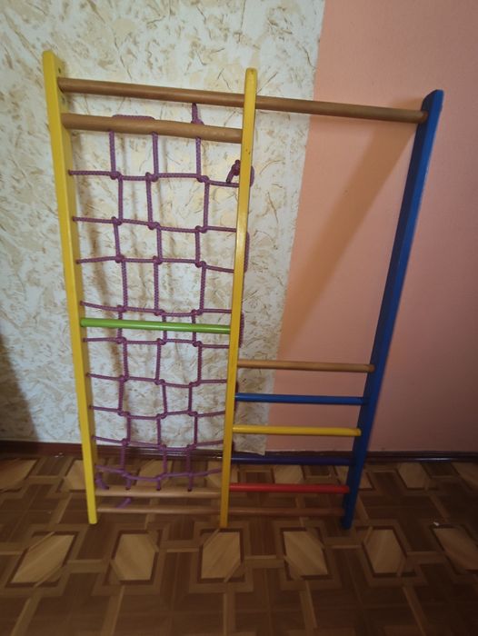 Продам детскую шведскую стенку
