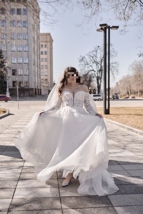 Весільна айворі сукня  з кейпом Layra style 46 розмір ( М-Л)