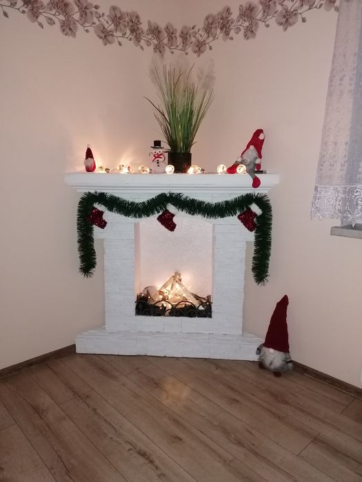 Kominek z cegiełki narożny