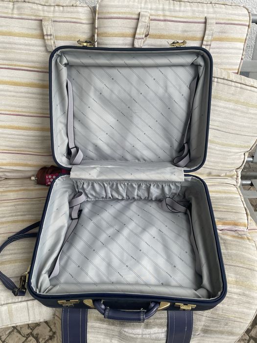 mala clássica vintage com rodas