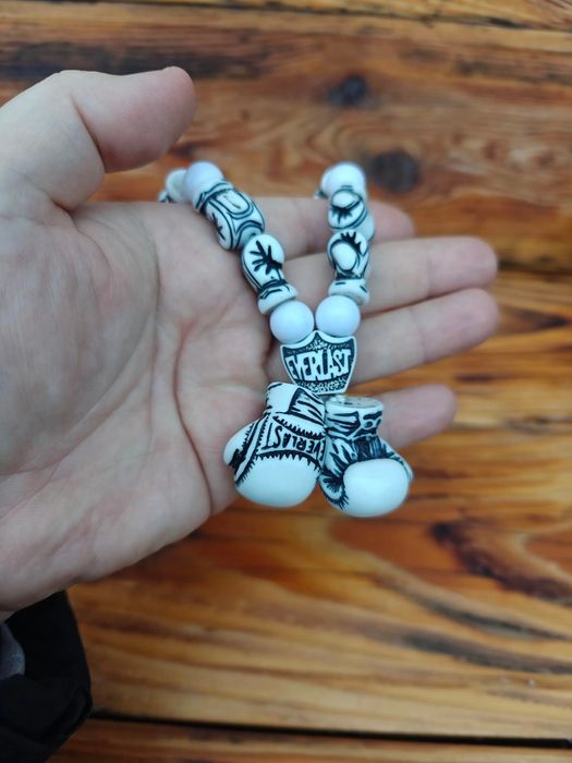 Чотки Четки Боксерские перчатки Боксерські рукавиці Підвіска в авто