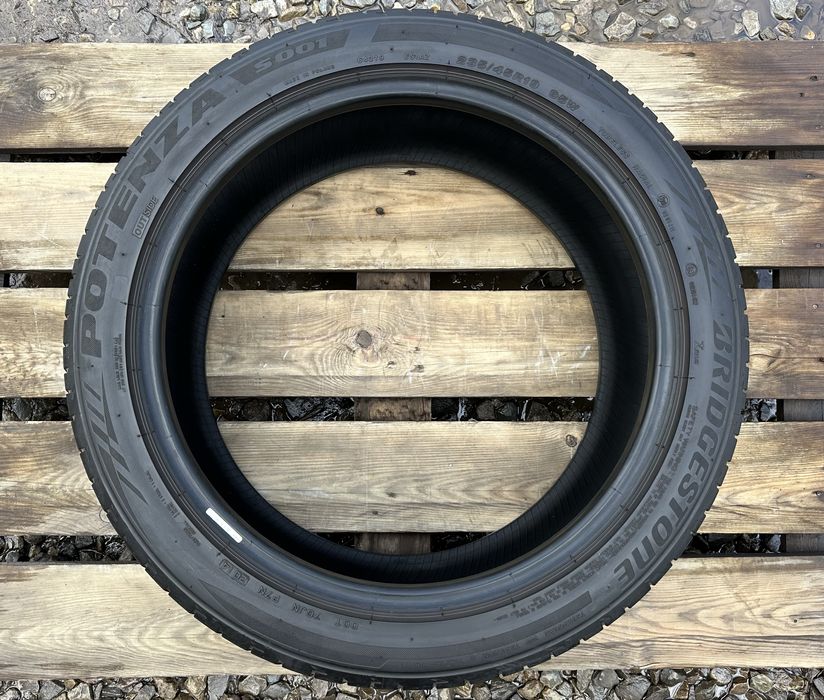 Літні Шини 235 45 R19 Bridgestone Potenza S001