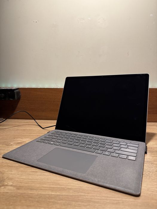 Microsoft Surface Laptop 4 / Ryzen 5 / 8GB / 256 GB