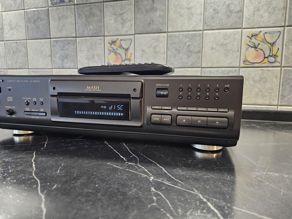 Odtwarzacz CD Technics SL-PS670A pilot