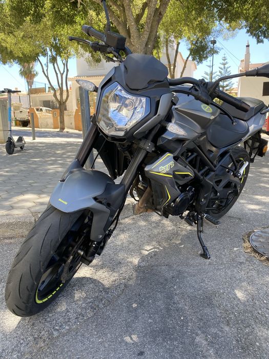 Moto benelli Bn 125