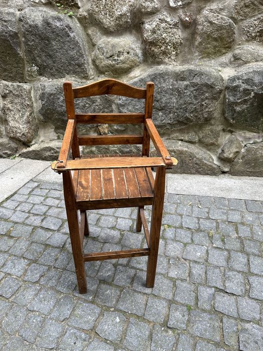 Cadeirinha de bebé antiga