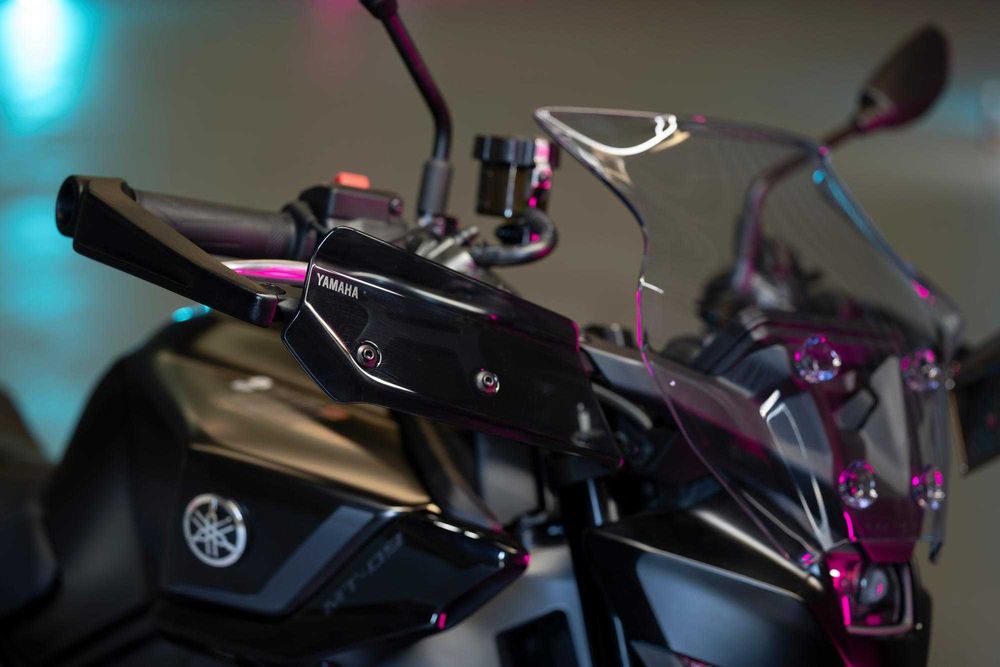 Osłona dłoni z kierunkowskazami Yamaha Mt09 ,handbary