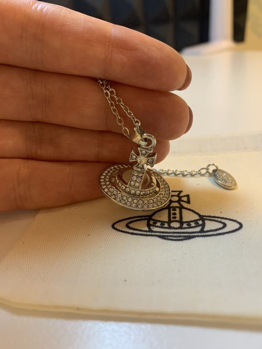 Підвіска Vivienne Westwood