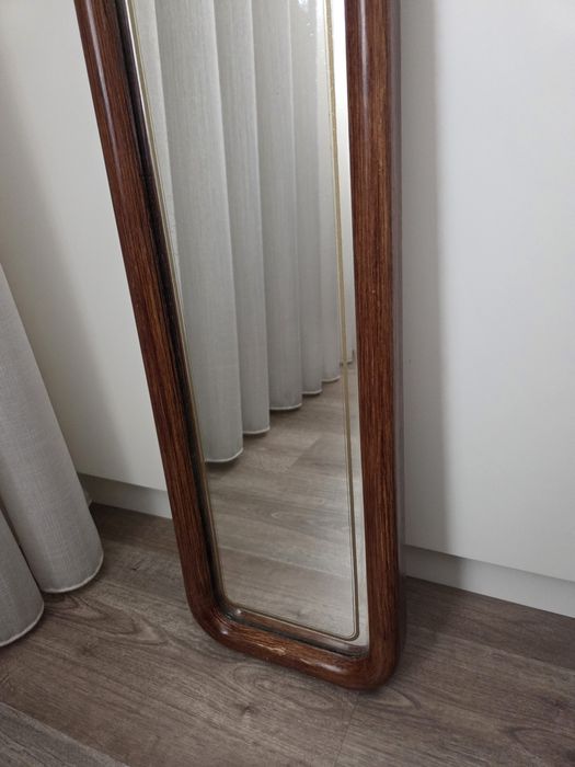 Espelho vintage com moldura em madeira