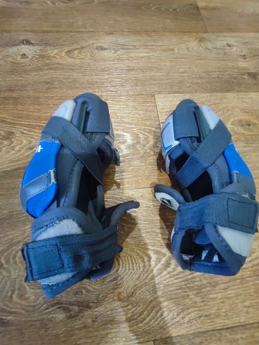 Хокейна форма,захист