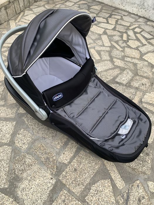 Conjunto Trio Chicco 3 em 1 (Carrinho + Ovo com Base + Alcofa) – Ribeira de Pena