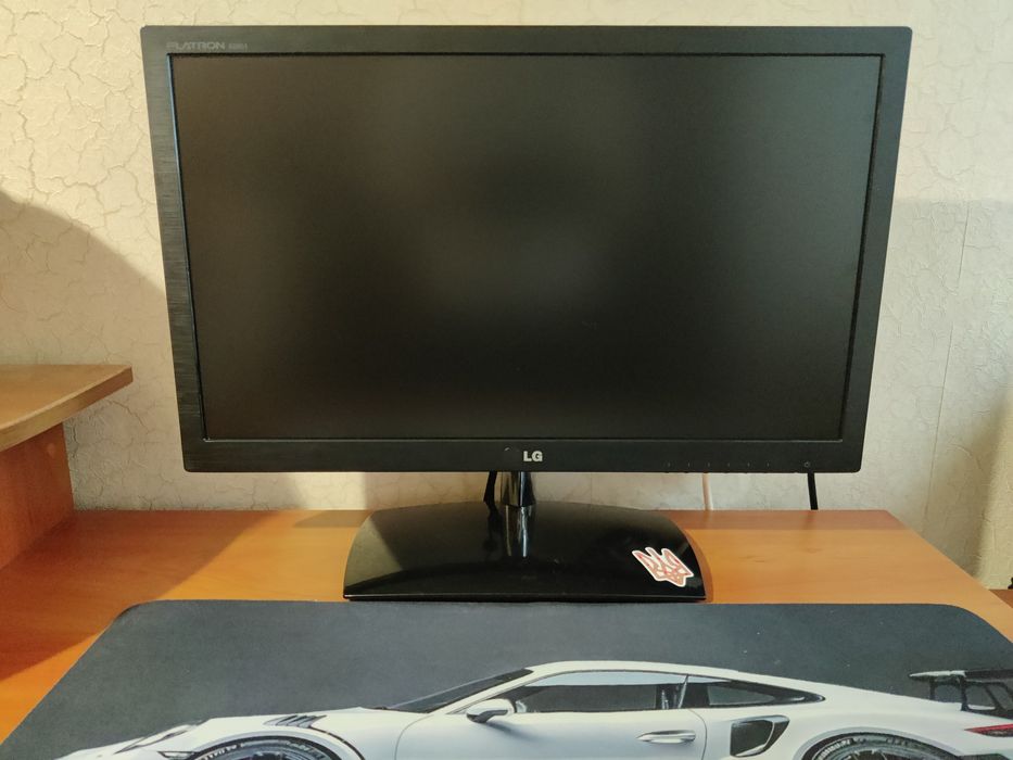 Монітор LG Flatron E2251S-BN 21.5" full HD