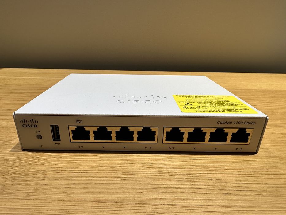 Switch Cisco Catalyst 1200-8T-D