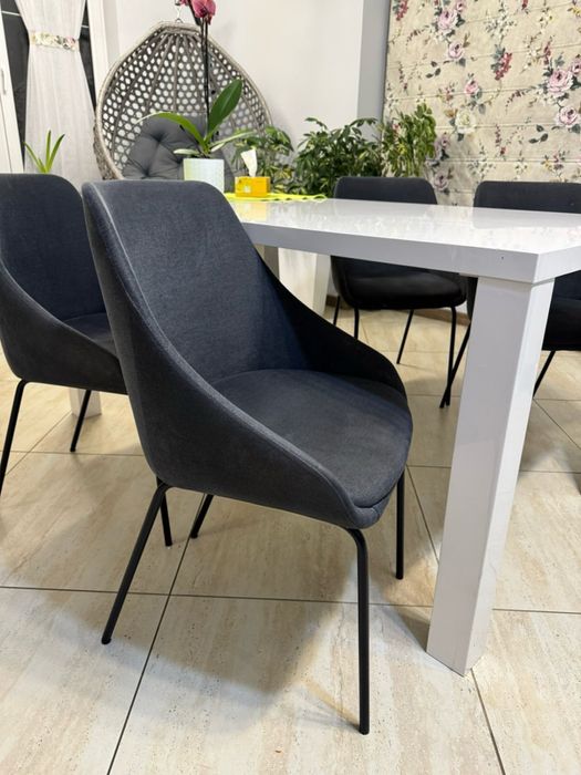 Стілець у вітальню/кухню