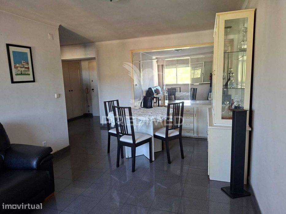 Apartamento T2 Santo António dos Cavaleiros