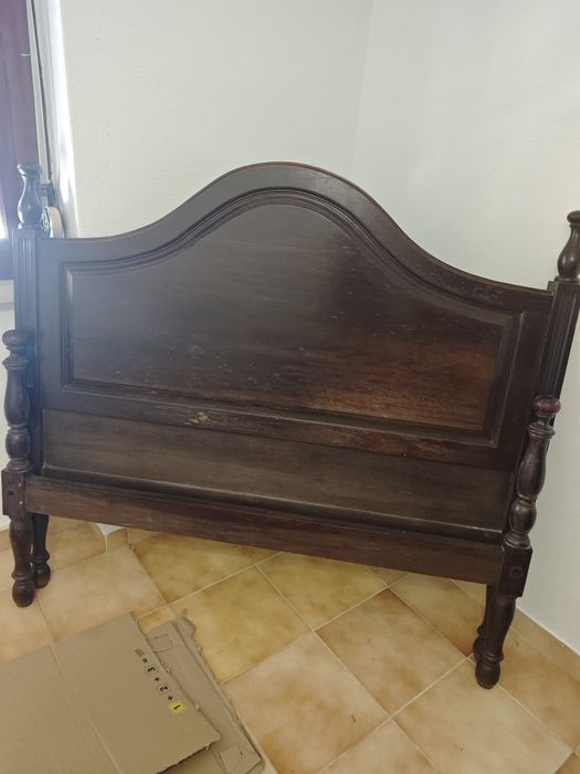 Cama + colchão + estrado